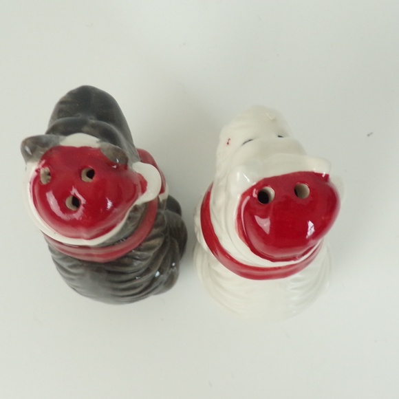 NEW Dog Salt & Pepper Shakers Holiday Santa Hat - Picture 4 of 4